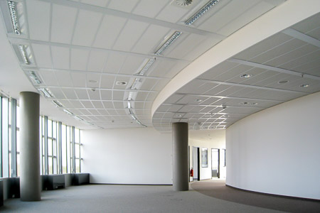 Blick in ein Großraumbüro.